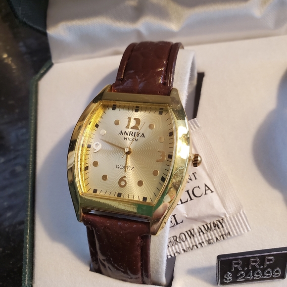 Anriya watch set main image 4